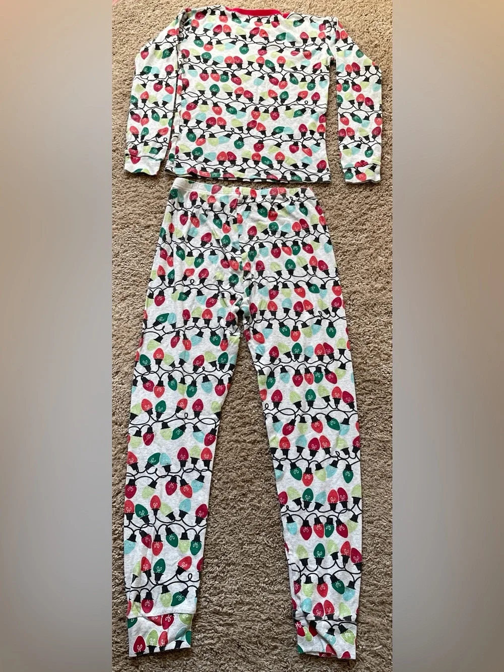 The Children’s Place Glow in the dark holiday lights 2 piece pajama set, 16